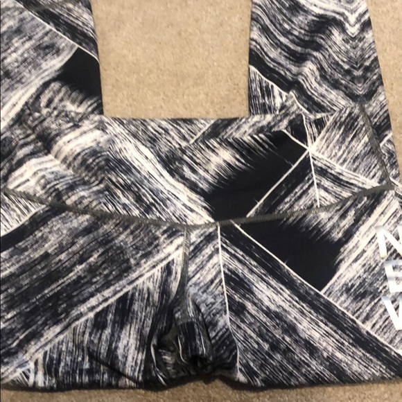 NYC SoulCycle 🚲 Lululemon 8 Capri pants - Picture 4 of 4